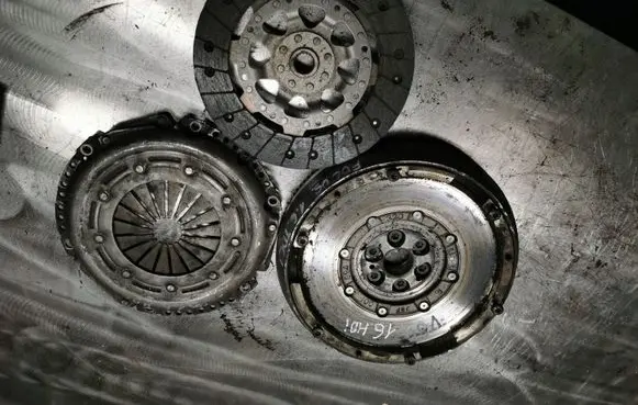 Volvo V50 Clutch set kit 1864001795 011014022A 224001594