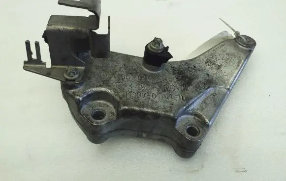 Mercedes-Benz E W212 Engine mounting bracket A6510940039 A6510940641