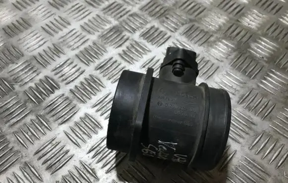 Volvo V70 Mass air flow meter 0280218108 8670112