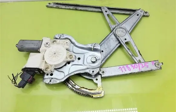 Toyota Corolla E120 E130 Front door window regulator with motor 0130822032