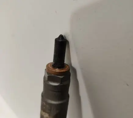 Renault Megane II Fuel injector 8200100272