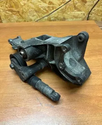 Volkswagen Golf V Generator/alternator bracket 038903143AE