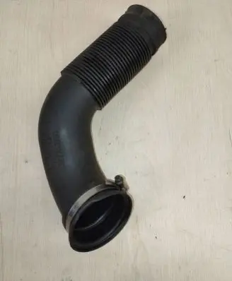 Opel Insignia A Air intake hose/pipe 55560897 327763967