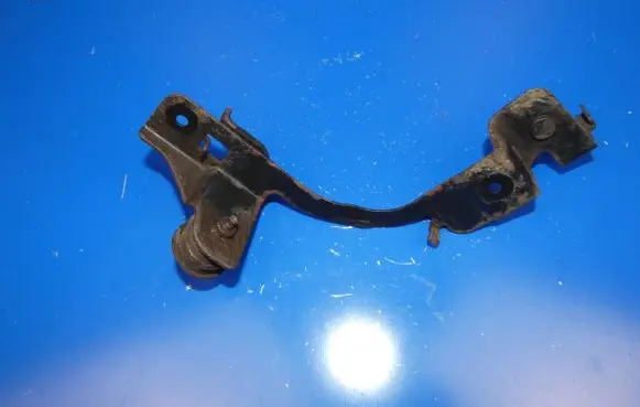 Mazda CX-5 Headlight/headlamp mounting bracket