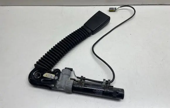 BMW 7 E65 E66 Front seatbelt buckle 561273502G