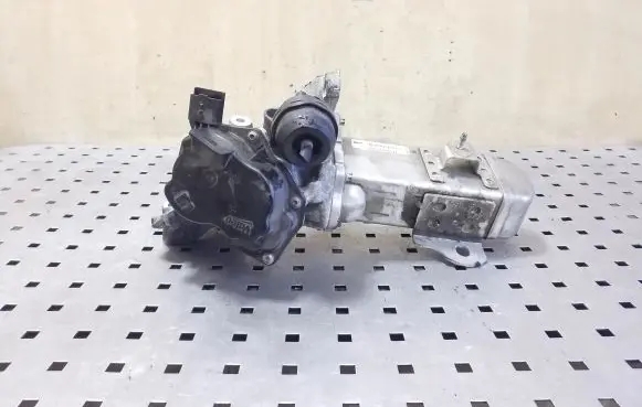 Ford Kuga II EGR valve cooler V29004027 30725855 MM111BL
