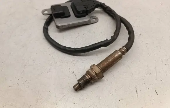 Mercedes-Benz C W205 Lambda probe sensor A0009053606 0009053606 5WK96682F