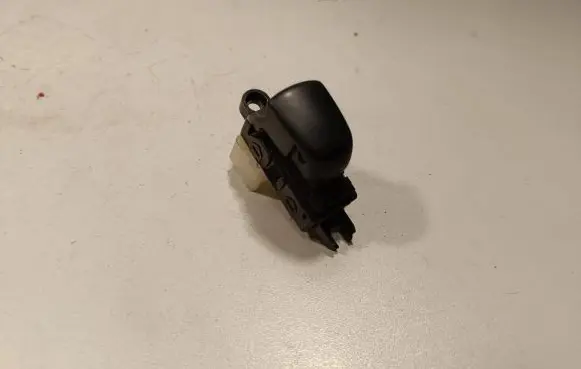Nissan X-Trail T32 Electric window control switch