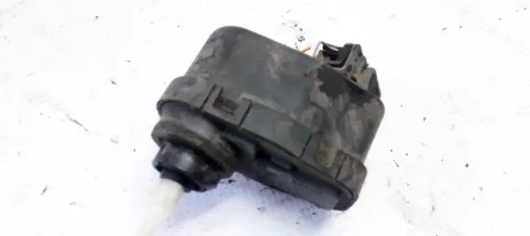 Volkswagen Golf III Headlight level adjustment motor 1H0941295A 0307851347