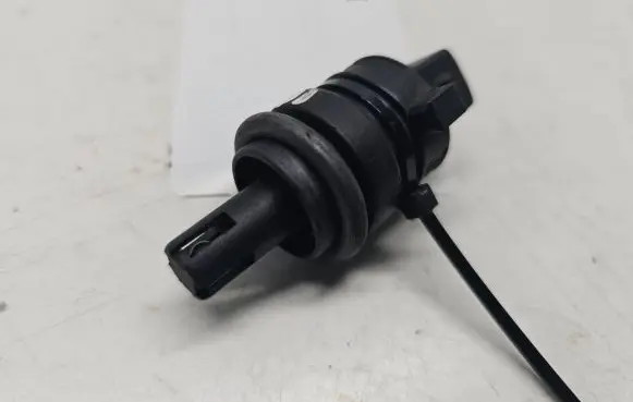 Volkswagen Golf IV Intake air temperature sensor 028906081