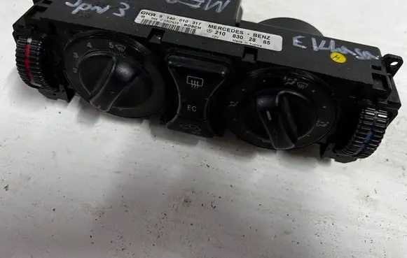 Mercedes-Benz E W210 Climate control unit 2108302885 9140010317