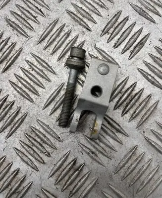 Opel Insignia A Fuel Injector clamp holder 55564625