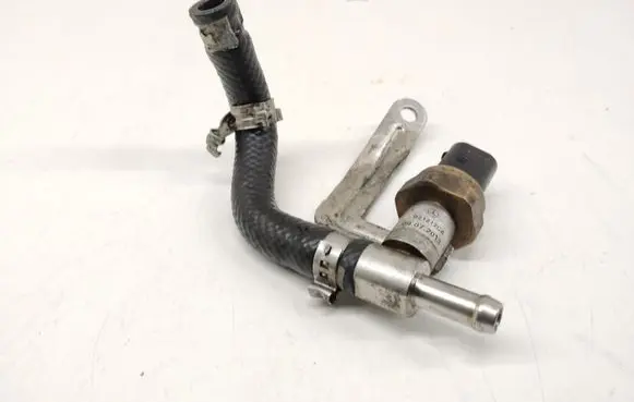 Mercedes-Benz ML W166 Fuel pressure sensor B21212CA