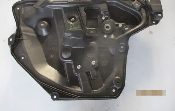 Mazda 3 III Front door window regulator with motor