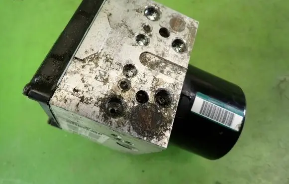 Peugeot 407 ABS Pump 15710605