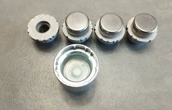 Volkswagen Amarok II Nuts/bolts 