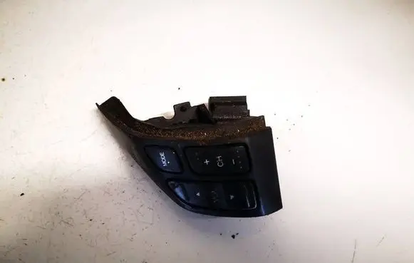 Honda CR-V Steering wheel buttons/switches m33509