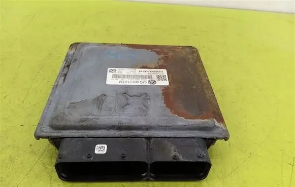 Volkswagen PASSAT B6 Engine control unit/module 03G906018EM