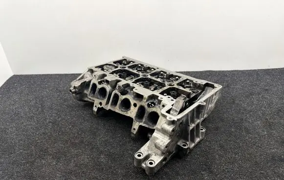 BMW 1 F20 F21 Engine head 8513677 B37