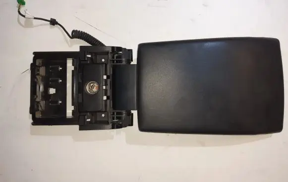 Volvo XC70 Armrest 39870952