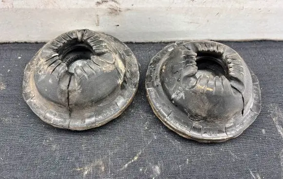 Audi A6 S6 C6 4F Front coil spring rubber mount 4F0412377D