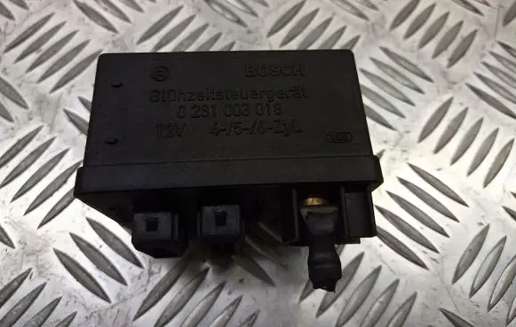 Alfa Romeo 159 Window wiper relay 0281003018