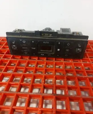 Audi A4 S4 B5 8D Climate control unit 8D0820043N D570002 5HB00790804