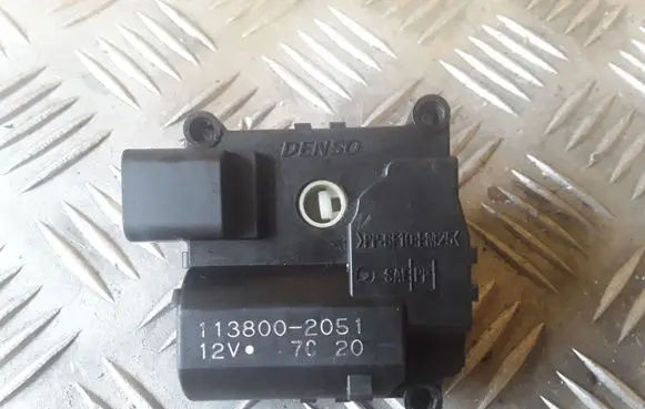 Toyota Corolla Verso AR10 Air flap motor/actuator 1138002051