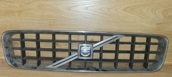 Volvo XC90 Front grill 8620641