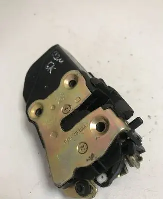Jeep Cherokee III KJ Rear door lock 04589914AD