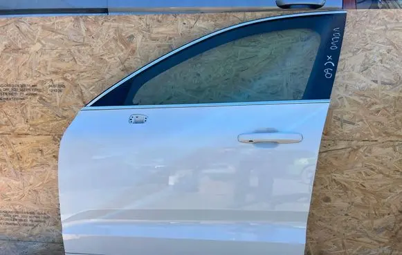 Volvo XC60 Front door 