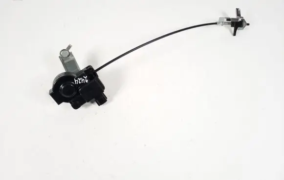 Fuel tank cap lock