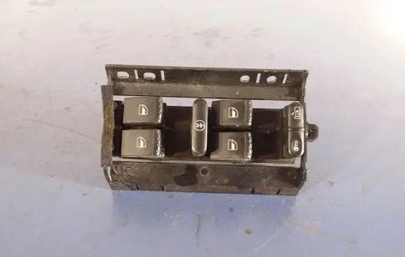 Seat Toledo II (1M) Electric window control switch 1J4953857B