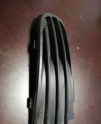 Volvo V70 Front bumper lower grill 30657010