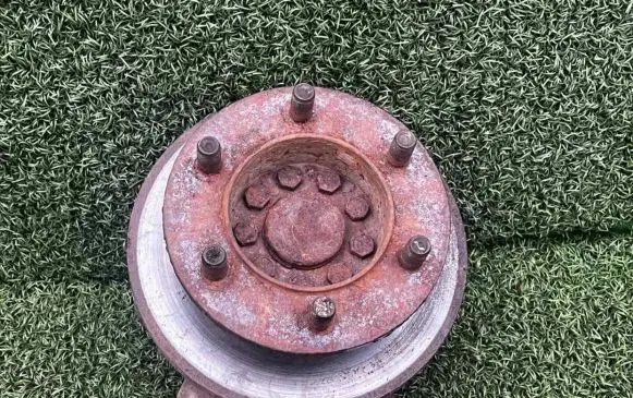Iveco Daily 4th gen Front wheel hub spindle knuckle 504166117 504164807