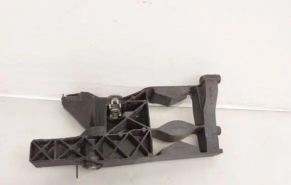 Headlight/headlamp mounting bracket