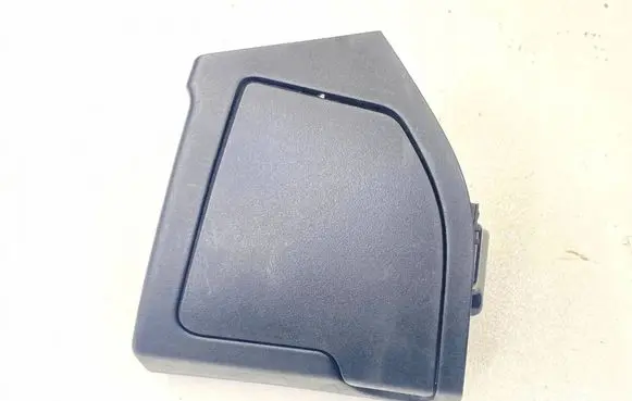 Cup holder front