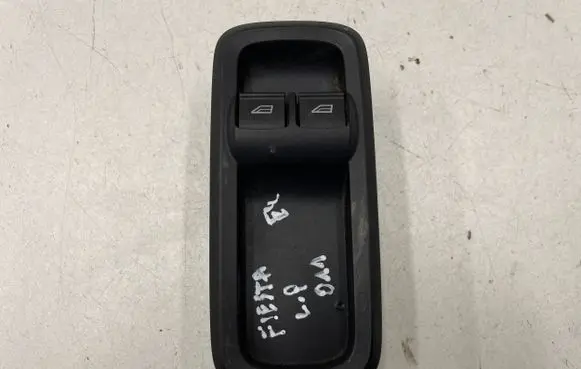 Ford Fiesta Electric window control switch 8A6T14A132AC 10008940 26102010