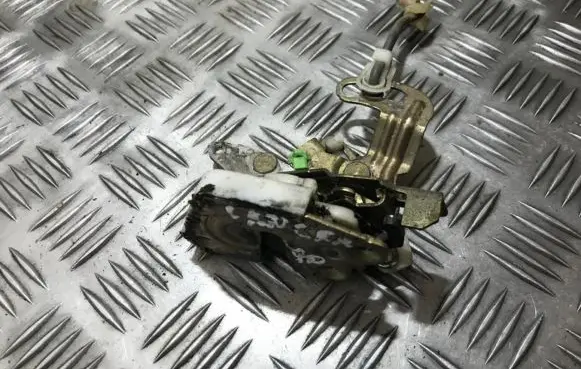 Mitsubishi Lancer Rear door lock