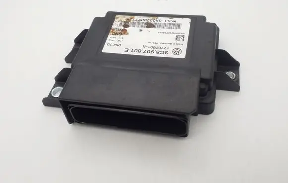 Volkswagen PASSAT B6 Hand brake control module 3C8907801E 17767601A
