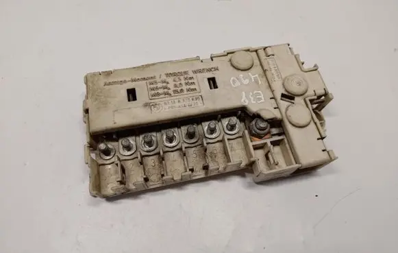 BMW 7 E38 Fuse module 61138370638 61138387541 61136924976