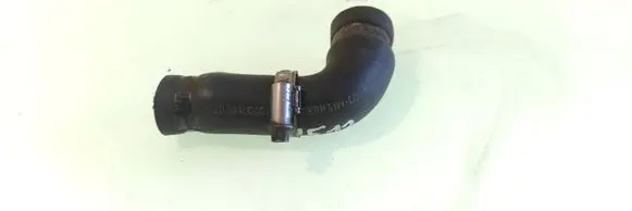 Audi A4 S4 B5 8D Engine coolant pipe/hose 048121063