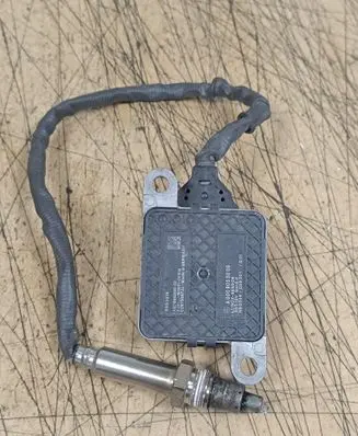 Mercedes-Benz S W222 Lambda probe sensor A0009053009