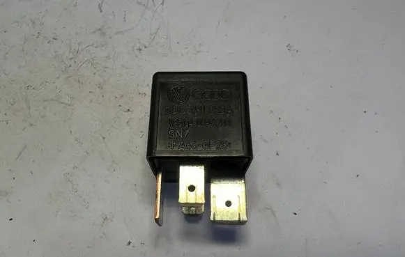 Volkswagen Golf V Other relay 3D0951253A 433