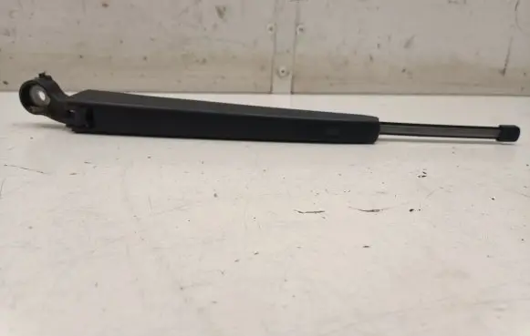 Volkswagen Golf VIII Rear wiper blade 
