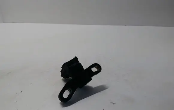 Mazda 6 Crankshaft position sensor L81318221