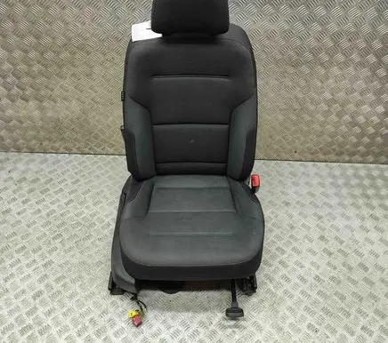 Volkswagen Golf VII Front passenger seat 3AA881516 5Q4881106M