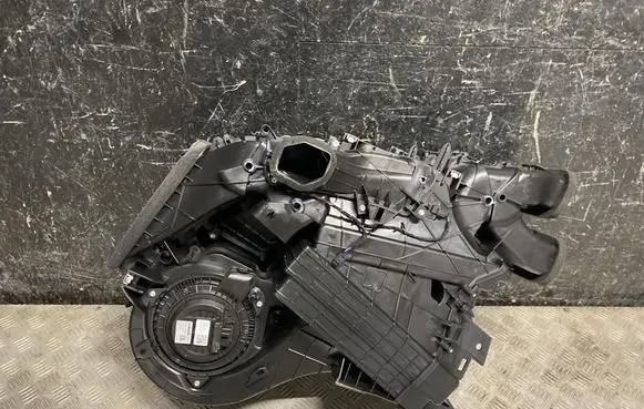 Tesla Model Y Interior heater climate box assembly housing 193135920B