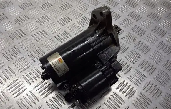 Volkswagen Golf IV Starter motor 0986017830