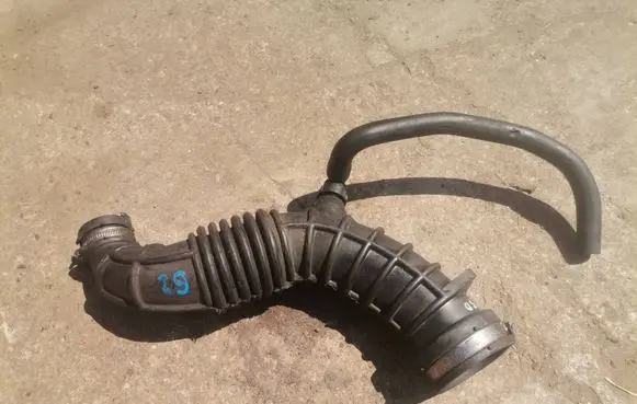 Renault Megane III Air intake hose/pipe 8200750731
